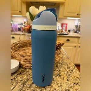 Denim 32 oz Owala free sip